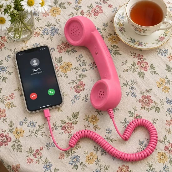RetroStyle Smartphone Handset