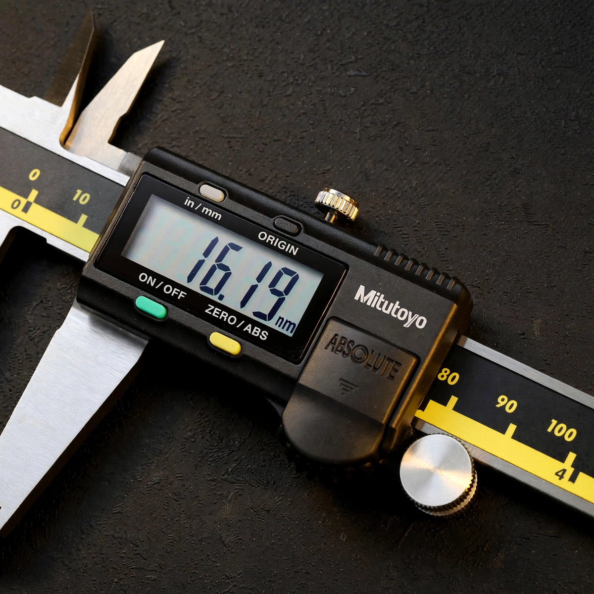 Mitutoyo 500-197-30 200mm/8" Absolute Digital Digimatic Vernier Calipe - macro