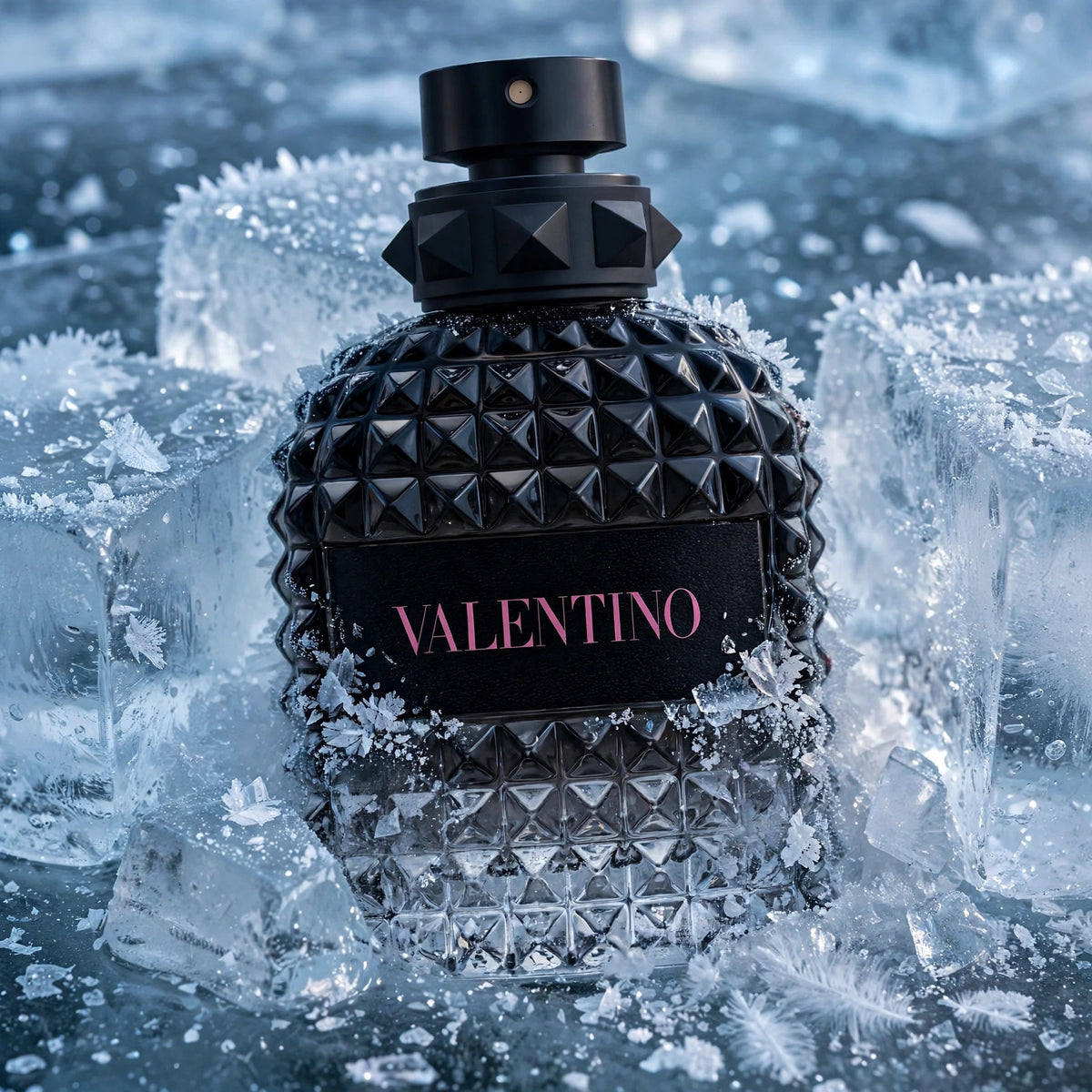 Valentino Uomo Born In Roma Rockstud Noir EDT - lifestyle 10