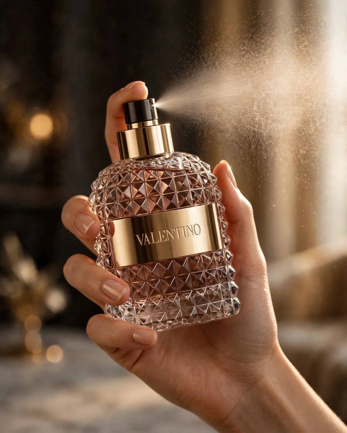 VALENTINO UOMO BORN IN ROMA THE GOLD EDT 100ml - lifestyle 4