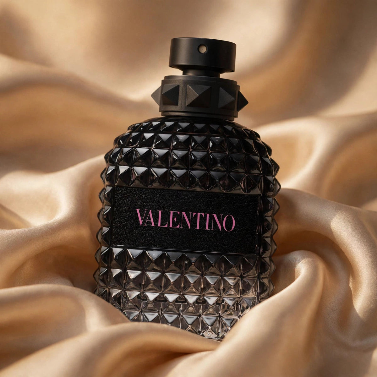 Valentino Born in Roma EDT 3.3oz - lifestyle 8