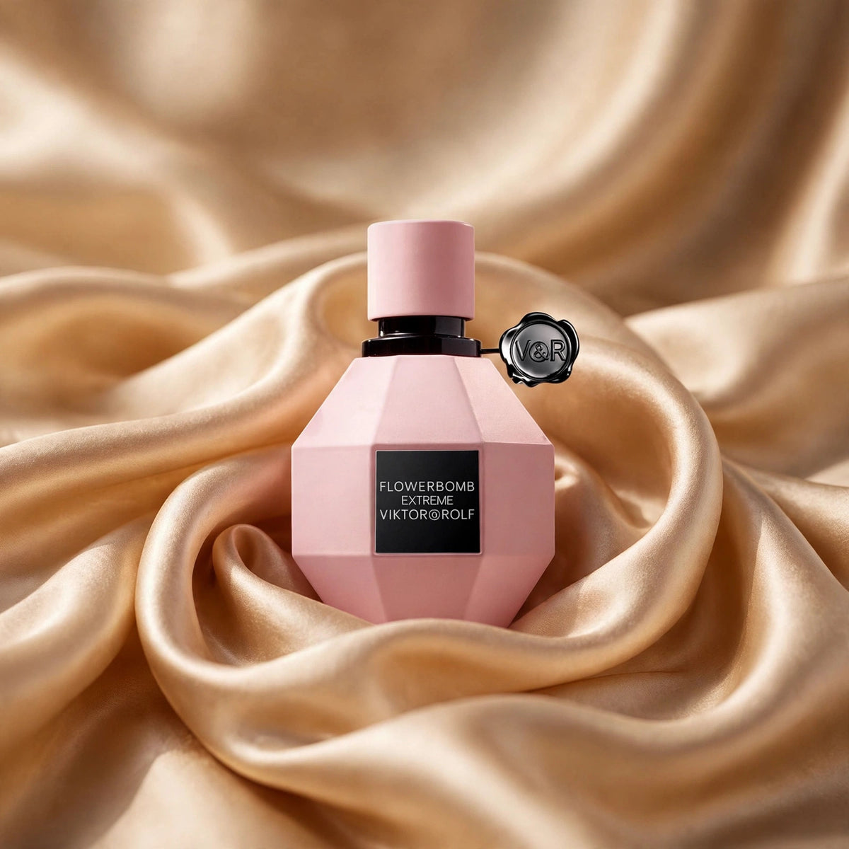 Viktor & Rolf Flowerbomb Extreme Intense EDP 100ml - lifestyle 8