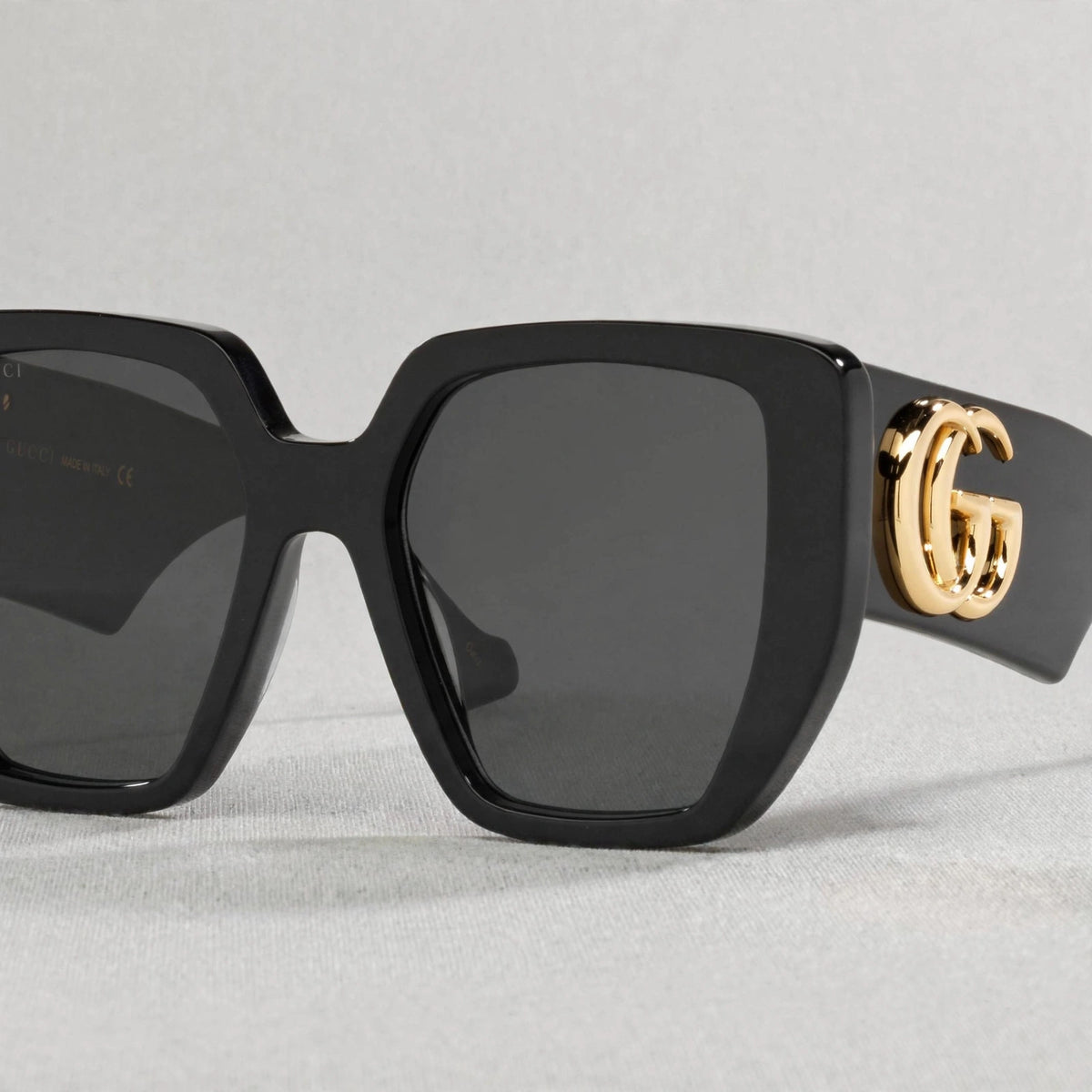 Gucci Grey Geometric Ladies Sunglasses GG0956S 003 54 - closeup