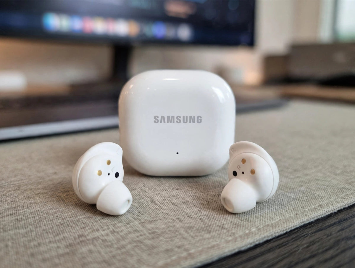 NEW Original Samsung Galaxy Buds 2 PRO Wireless SM-R510 - WHITE COLOUR - desksetup