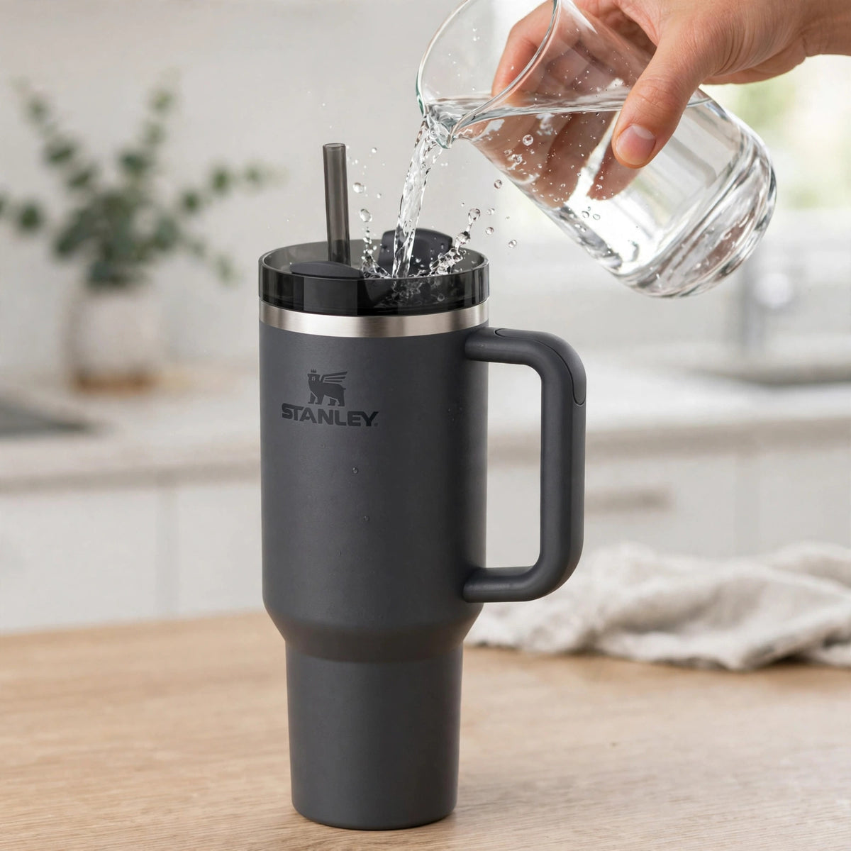 BLACK 40oz Quencher H2.0 FlowState Stainless Steel Vacuum Tumbler - howto