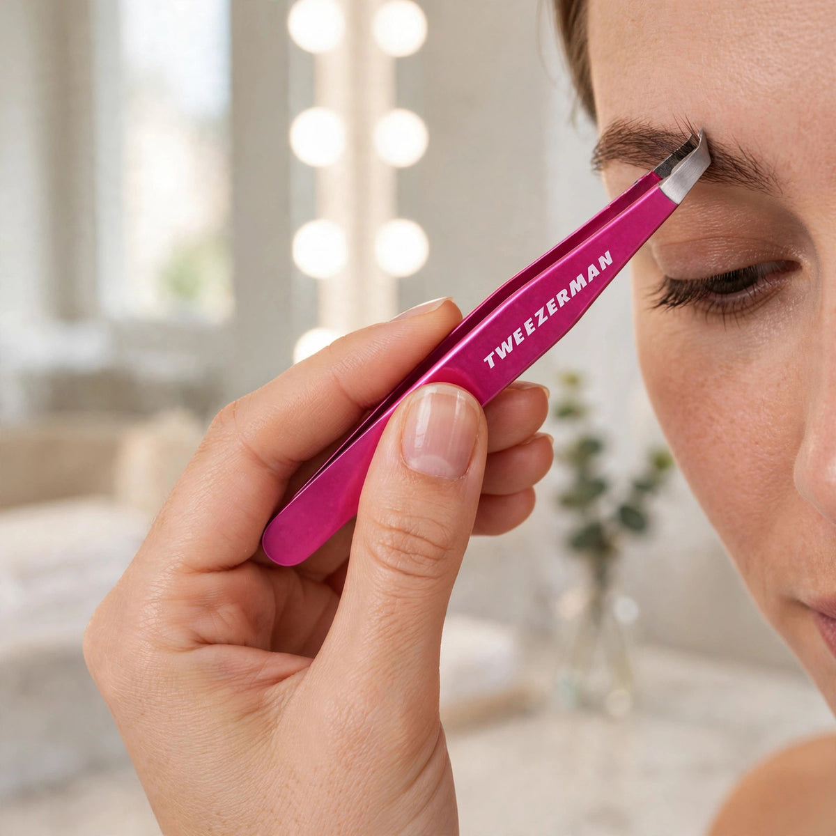 Tweezerman Slant Tweezer Pink