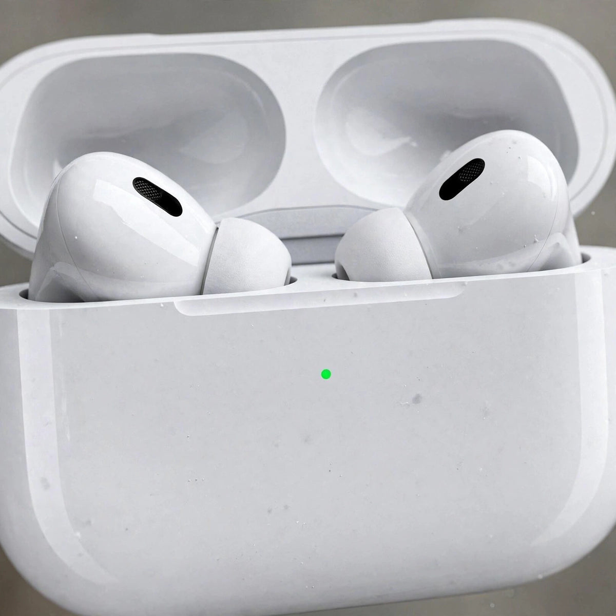 Apple Airpods Pro 2, Activve Noice cancellation,MagSafe Charging Case - macro