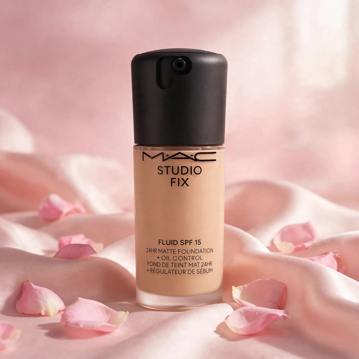 MAC Studio Fix Fluid SPF 15 Foundation — NC27