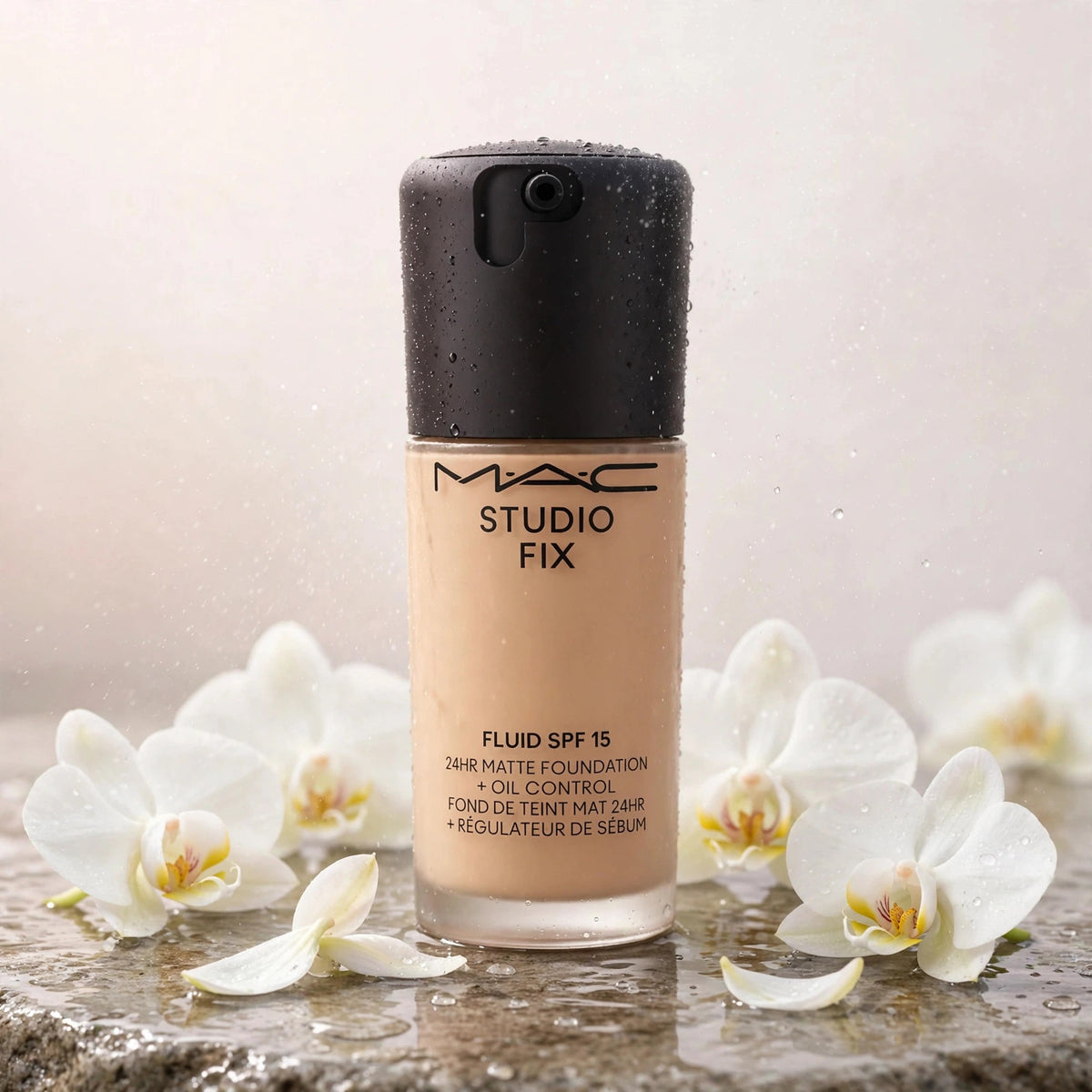 MAC Studio Fix Fluid SPF 15 Foundation — NC27