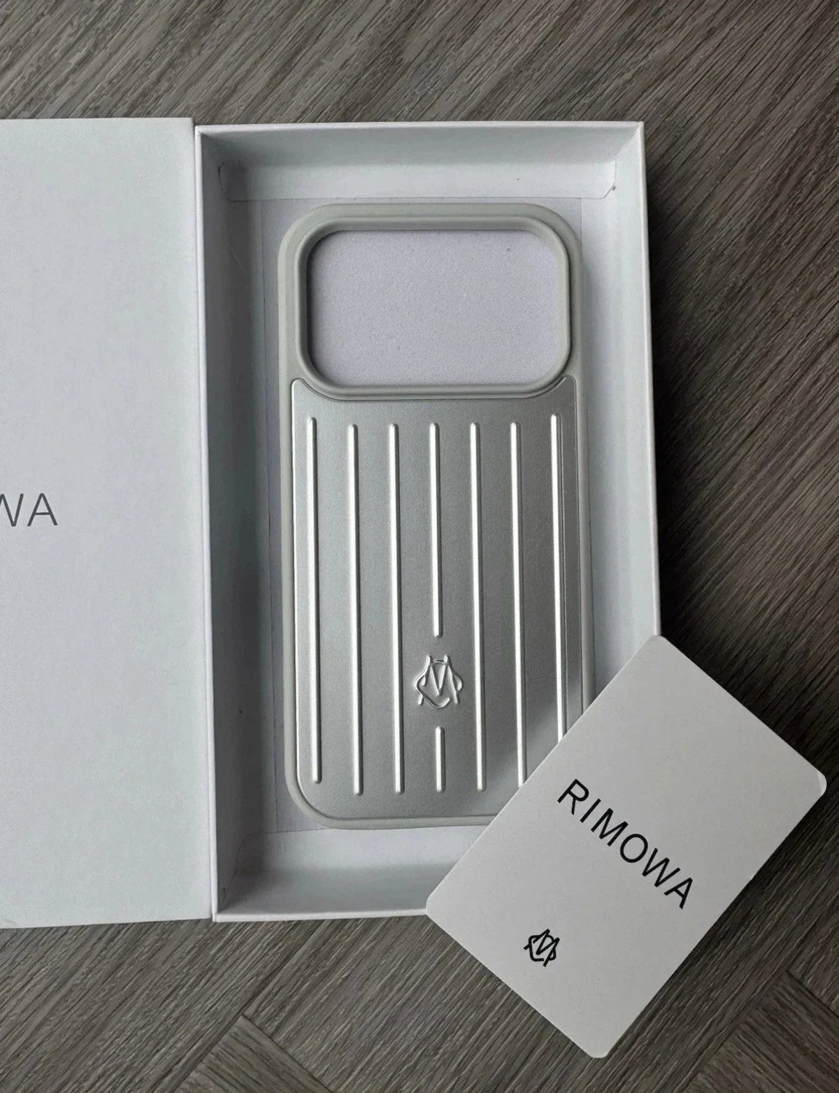 Silver Aluminum Case for iPhone 17 Pro Max – Premium Protective Phone Cover
