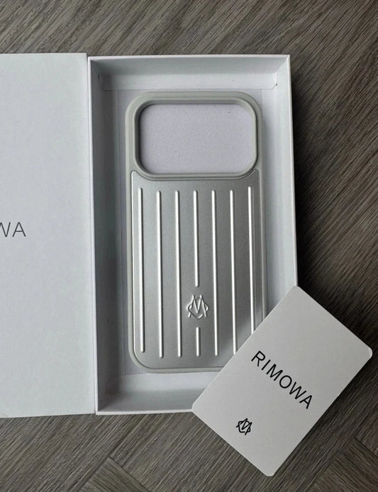 Premium Aluminum iPhone 17 Pro Max Case – Silver RIMOWA Style Protective Cover